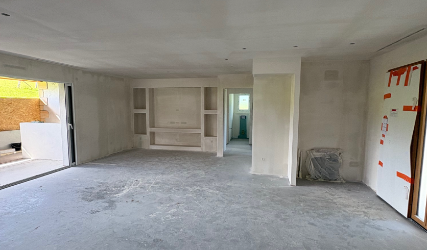 Finitions de plâtrerie avec enduit airless haute pression pour un rendu parfaitement lisse au Pays Basque