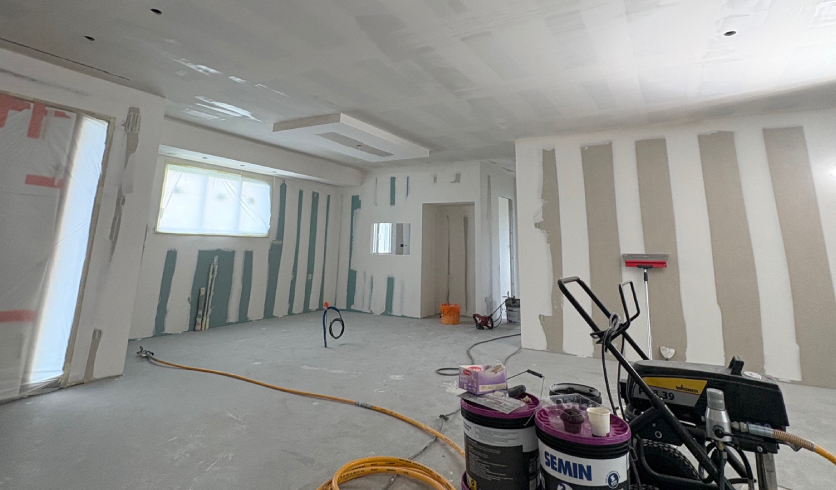 Préparation minutieuse des surfaces avant application d'enduit airless à Cambo-les-Bains