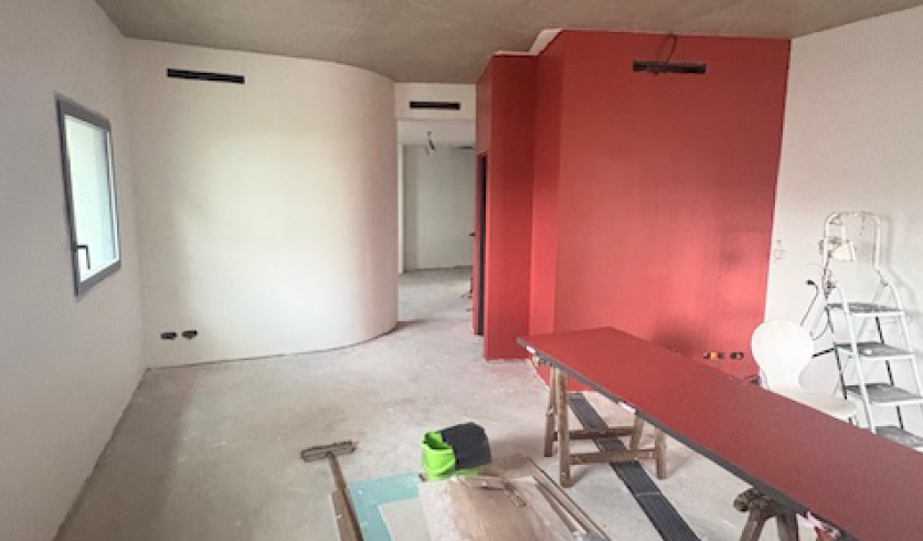 Cloisons Cambo-les-Bains : expertise en doublage isolant pour locaux professionnels à Biarritz