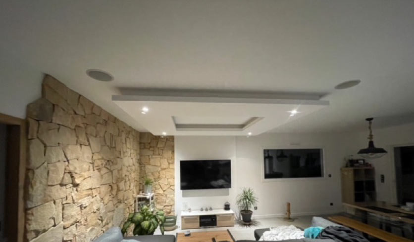 Création d'un plafond décoratif Pays Basque dans une maison à Sare par AIZPURU ENEKO