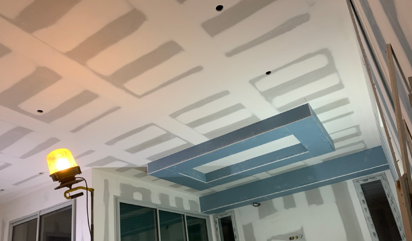 Design de plafond rampant moderne pour une villa au Pays Basque par AIZPURU ENEKO