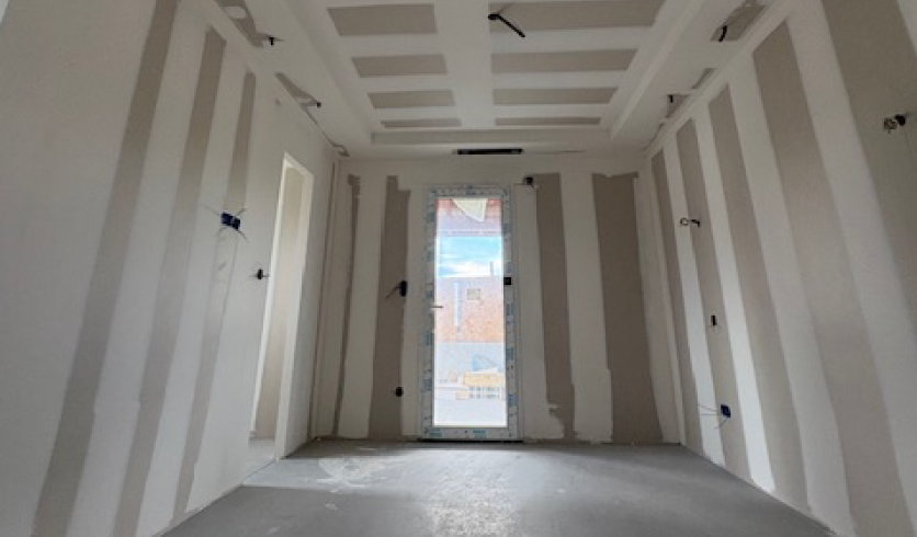 Lissage professionnel de joints sur mur intérieur à Cambo-les-Bains