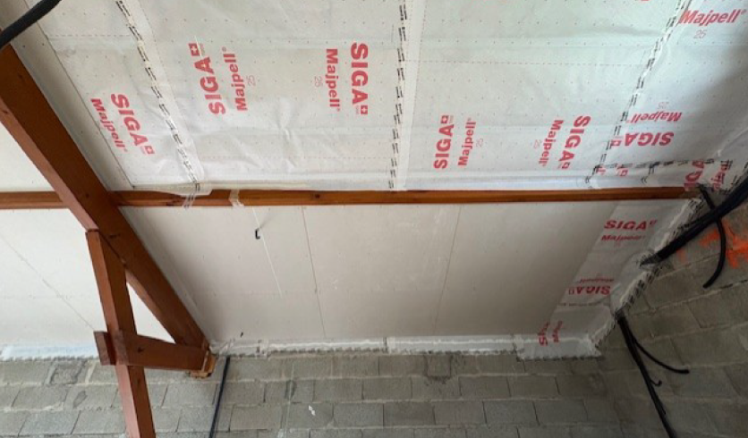 Rénovation d'un plafond rampant dans une ferme basque traditionnelle par l'entreprise AIZPURU ENEKO