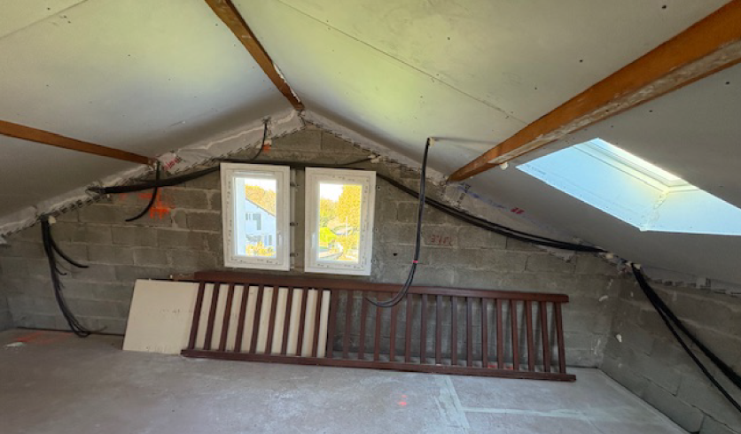 Correction acoustique sous toiture avec la création d'un plafond en plâtre à Cambo-les-Bains