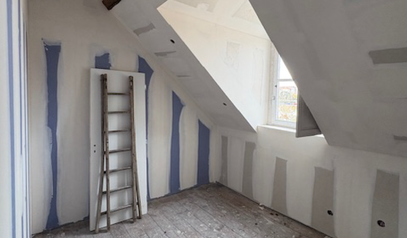 Amélioration du confort thermique d'une maison basque avec nos solutions de plâtrerie