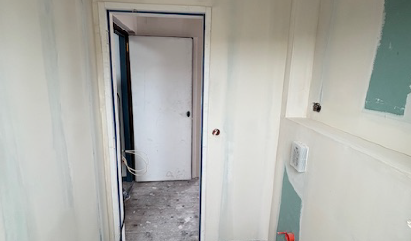 Artisan plâtrier AIZPURU ENEKO en intervention chez un particulier à Cambo-les-Bains