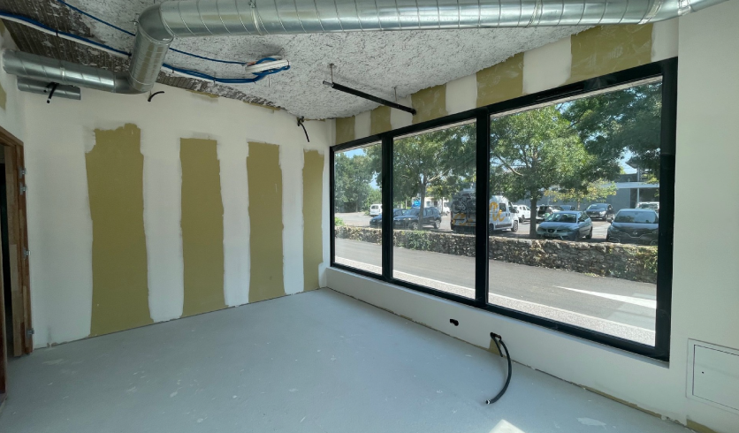 Finition de plafond suspendu avec intégration de luminaires à Cambo-les-Bains